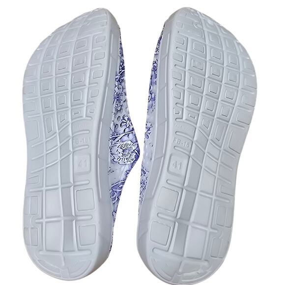 Sport Blue White Slip On Garden Casual Beach Poolside Summer Footwear 41/9.5 - Picture 5 of 6